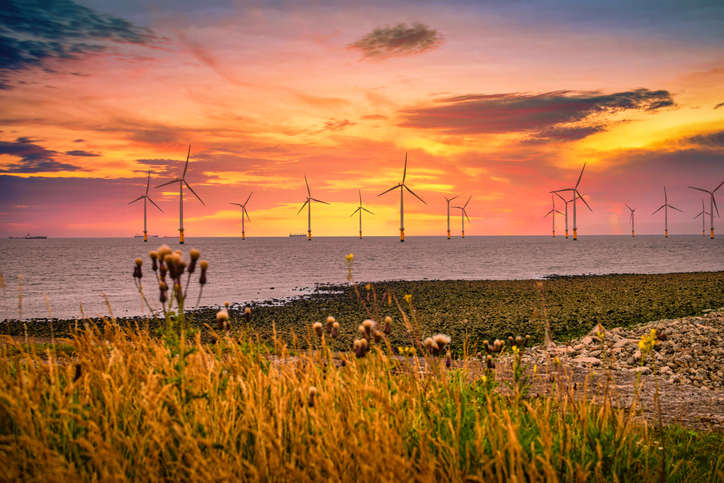 Offshore wind turbine farm operating off the coast of England. Credit: Kapook2981